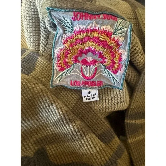 Johnny Was Thermal Waffle Knit Embroidered Camo Hoodie Pullover Green Size Small - Picture 8 of 11